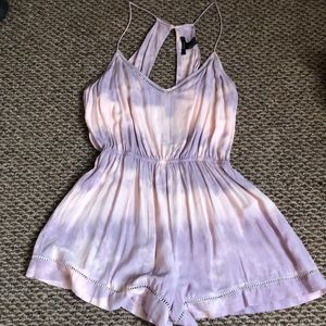 Cute summer romper from forever 21 ! Size small